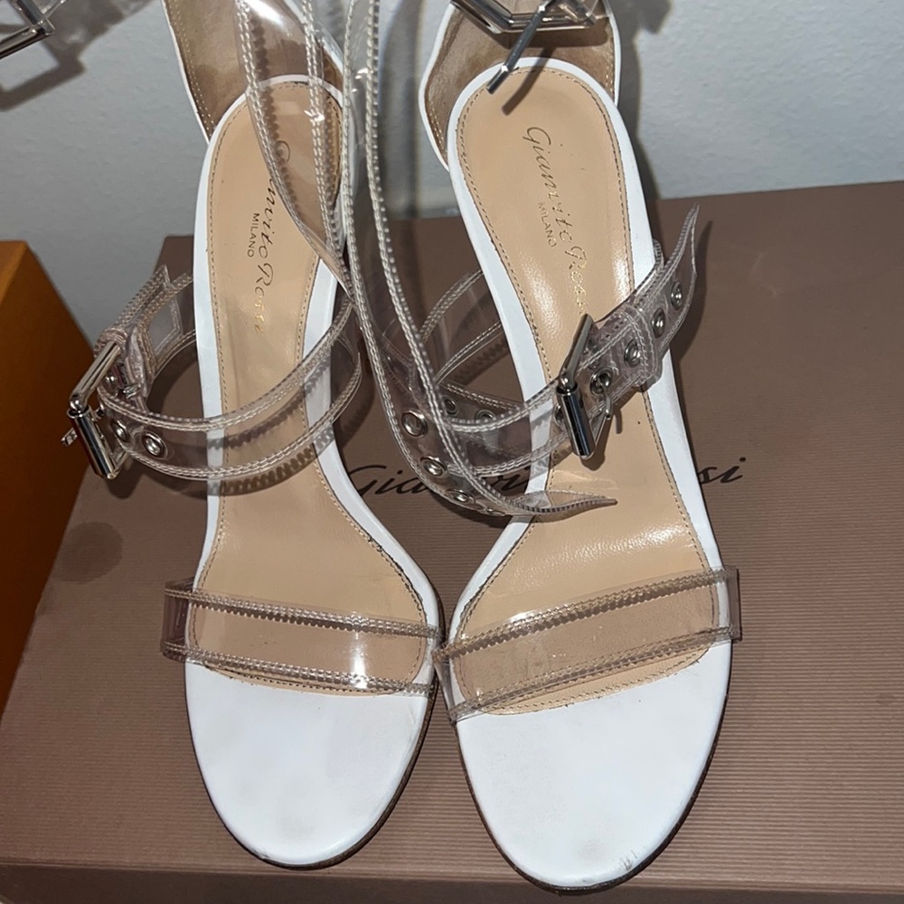 AUTHENTIC Gianvito Rossi - GABBY heels